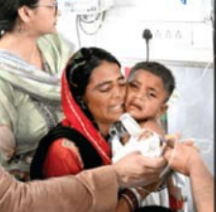 बाेरवेल में गिरा बच्चा 9 घंटे बाद निकाला